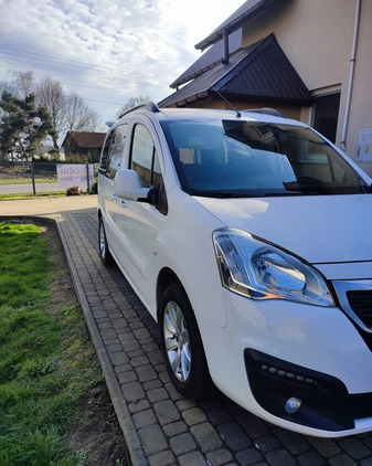 Peugeot Partner cena 39999 przebieg: 208000, rok produkcji 2016 z Proszowice małe 529